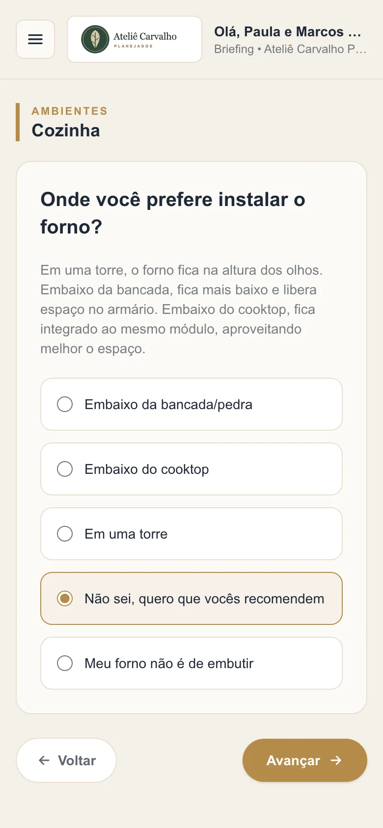 Pergunta do briefing no celular do cliente.